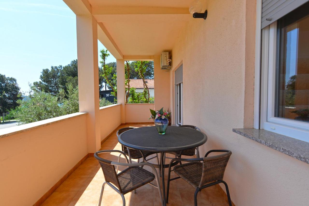 Apartment Silvio 1779 Banjole Buitenkant foto