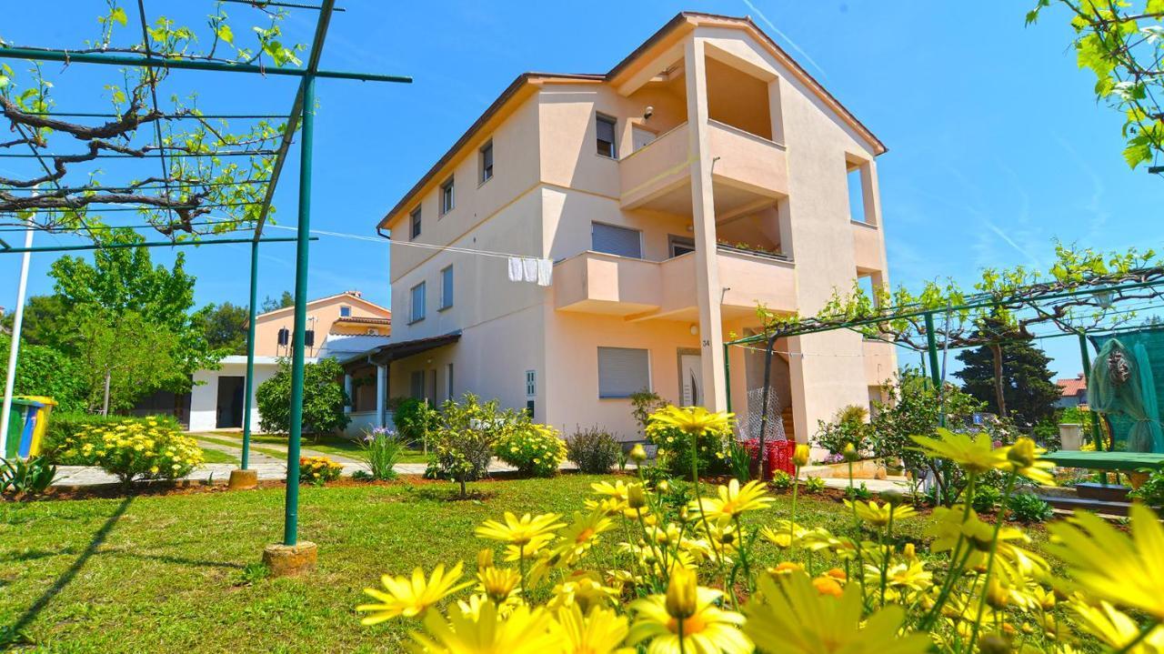 Apartment Silvio 1779 Banjole Buitenkant foto