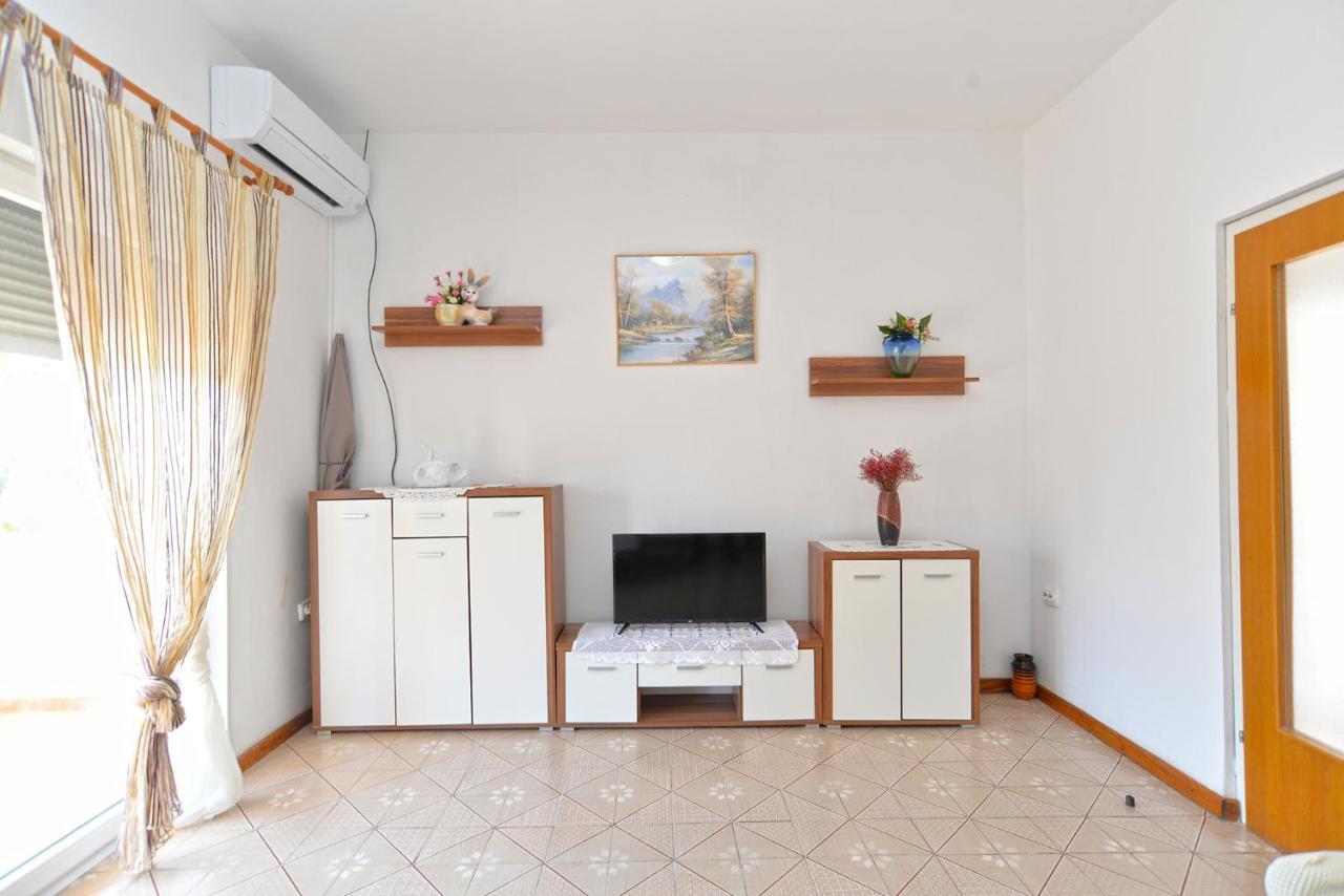 Apartment Silvio 1779 Banjole Buitenkant foto