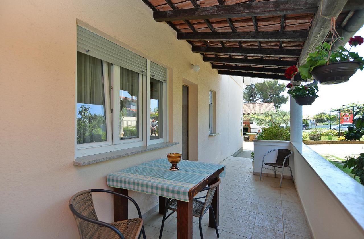 Apartment Silvio 1779 Banjole Buitenkant foto