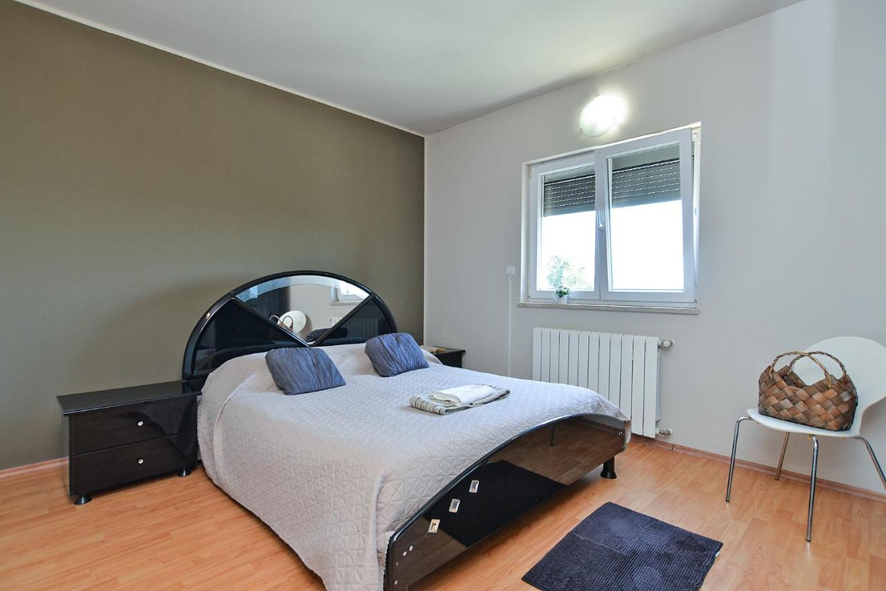Apartment Silvio 1779 Banjole Buitenkant foto